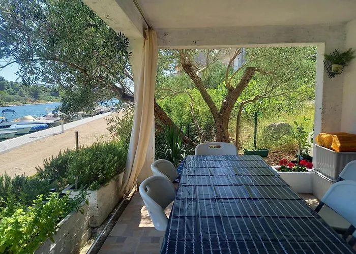 Fig Appartement Pirovac